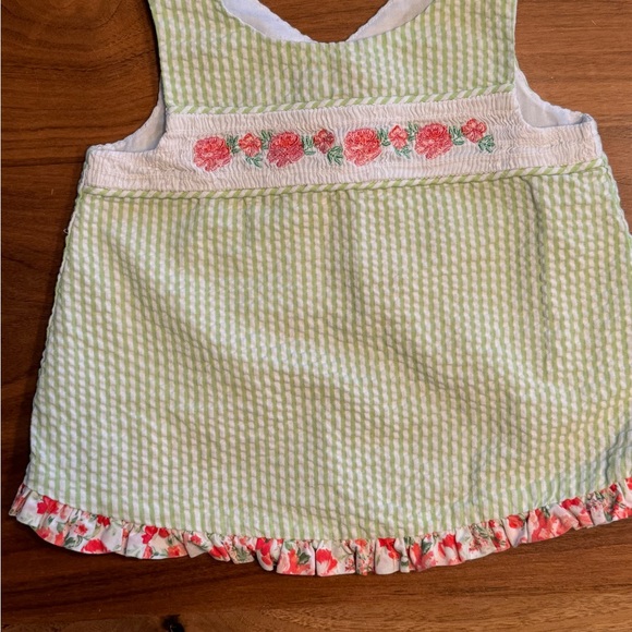 Iris & Ivy Seersucker Check Shorts Set with Floral Smocking and Trim - Picture 2 of 7